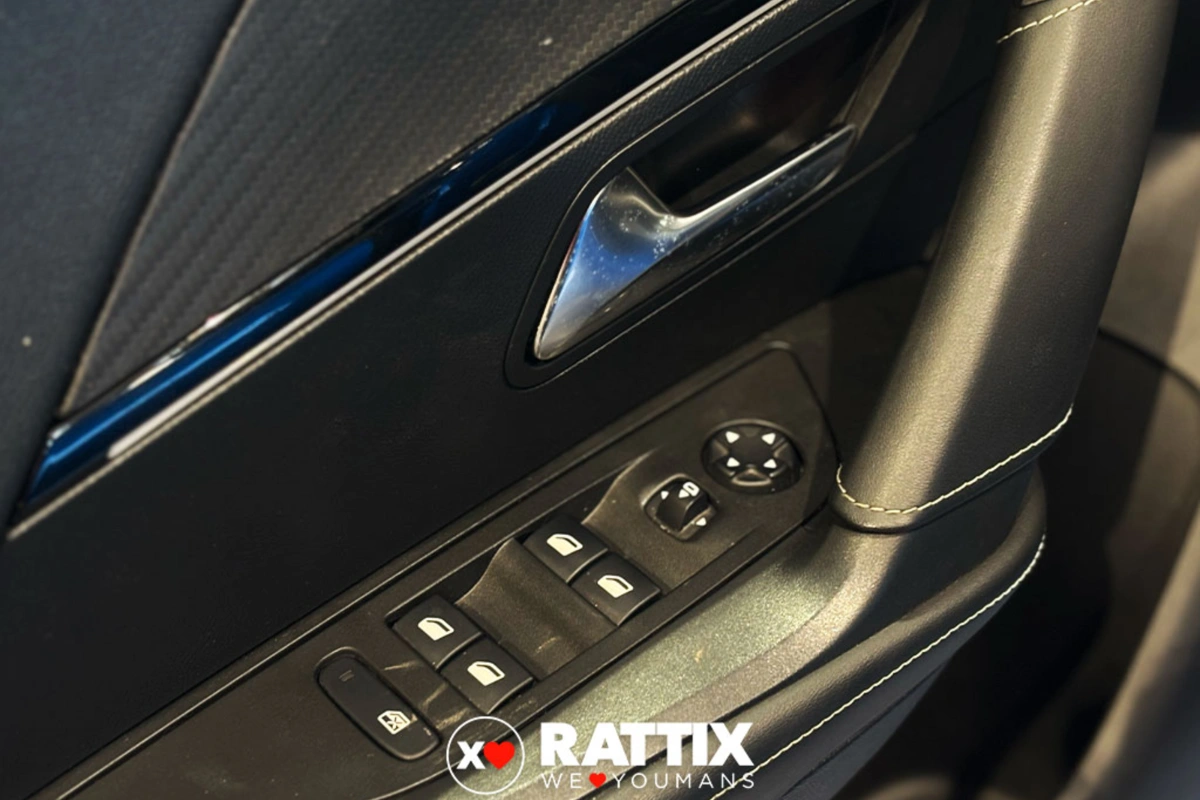 PEUGEOT 2008 ii 2020 e-2008 GT 100kW